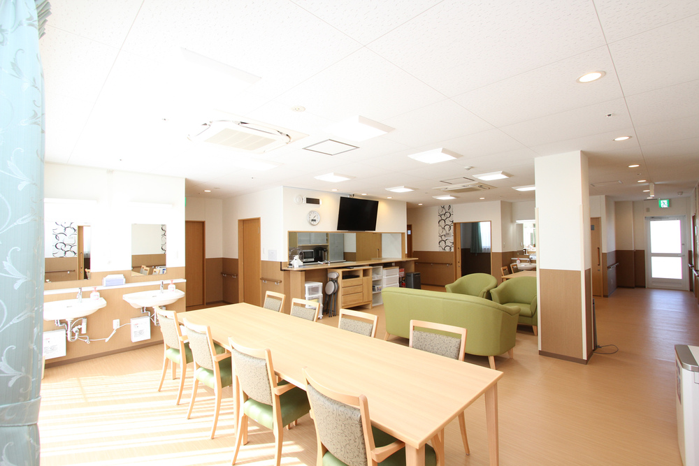 光溢れる明るい食堂です。