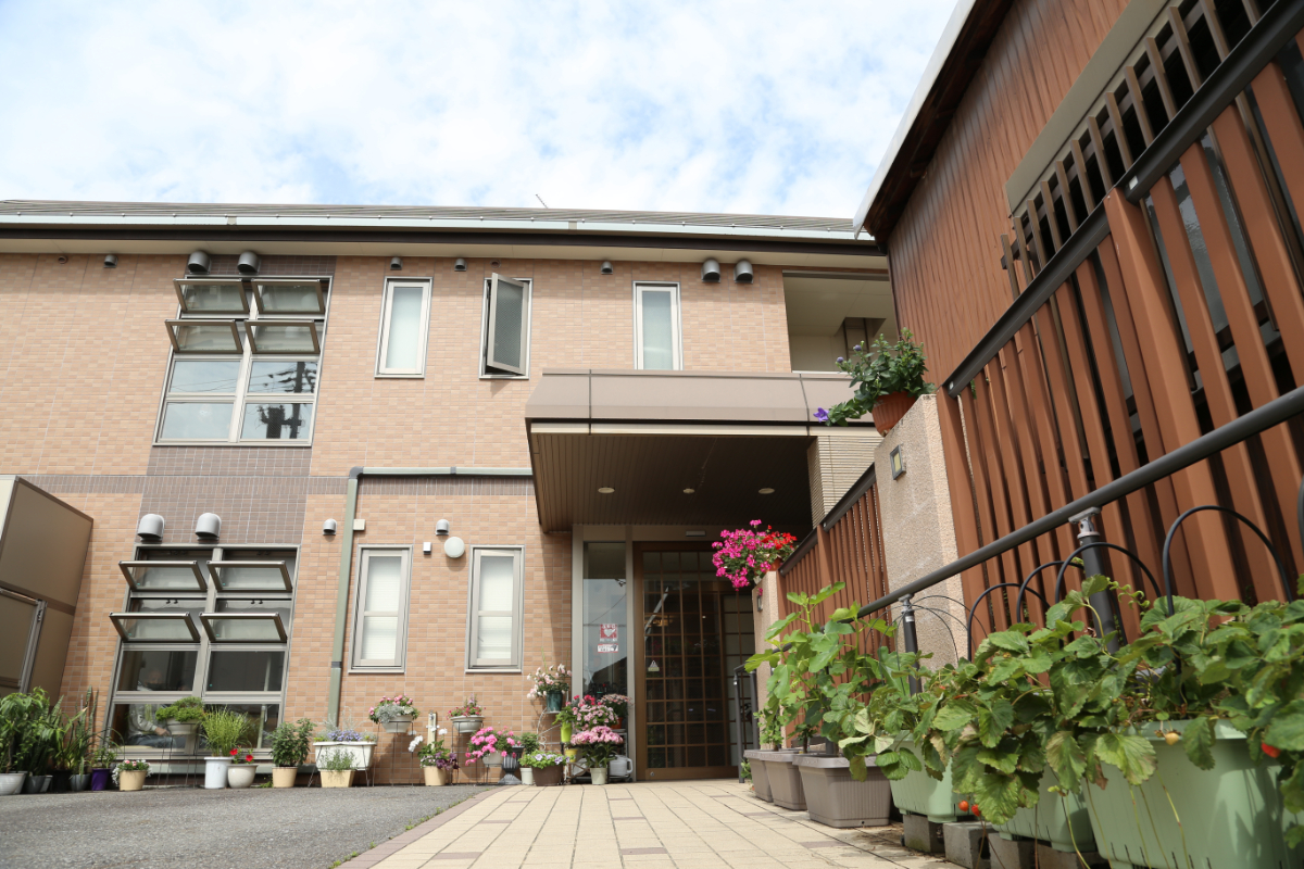 静かで落ち着いた環境の中、穏やかな時間をお過ごし頂きます。